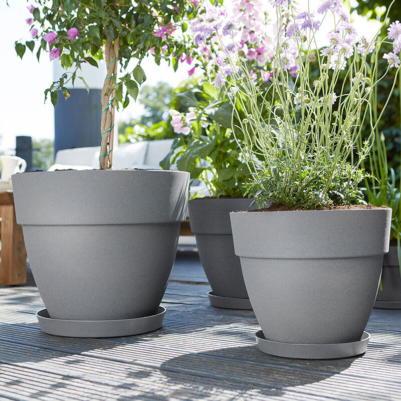 40cm Vibia Campana Round Outdoor Plant Pot (Concrete Grey)