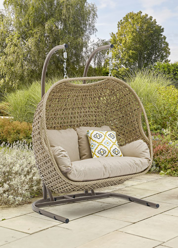 Egg, Cocoons & Swing Chairs