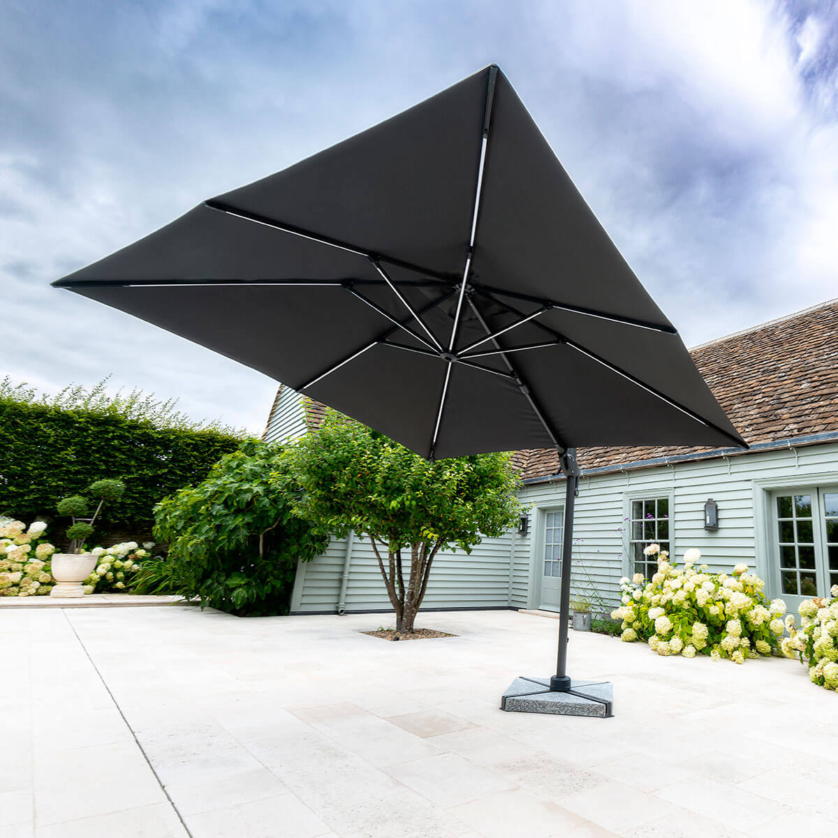 Bramblecrest Truro 3m Garden Parasol With LED's, Cover and Base - Grey ...