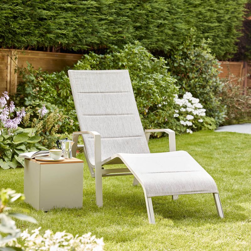 LIFE Summer Lounger with Teak Top Planter Table